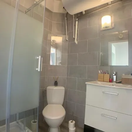 Republique Apartment *